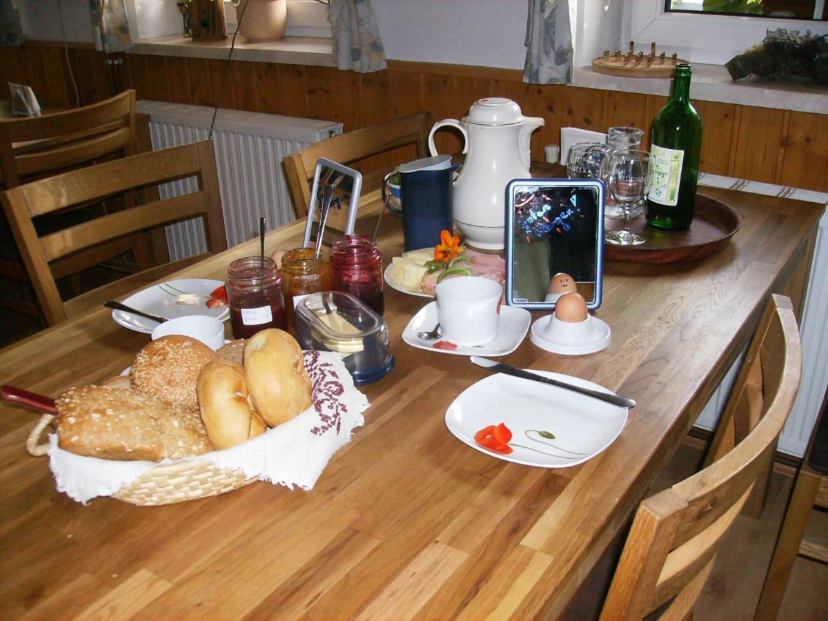 Hotel Weingut Zur Schlafmuetze à Herrnbaumgarten Extérieur photo