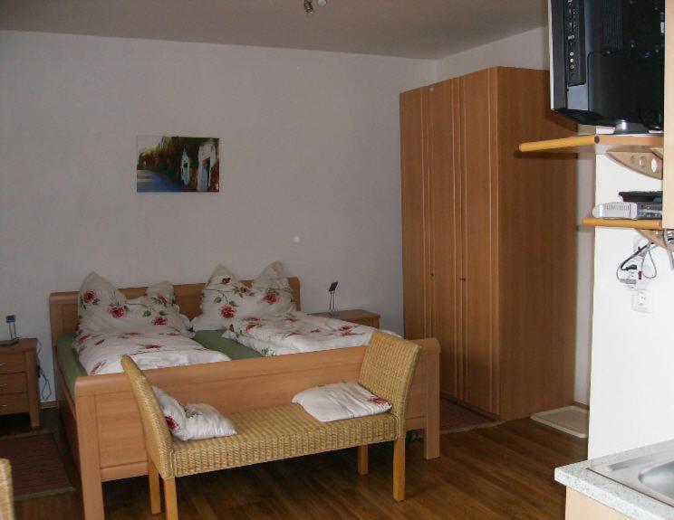 Hotel Weingut Zur Schlafmuetze à Herrnbaumgarten Chambre photo