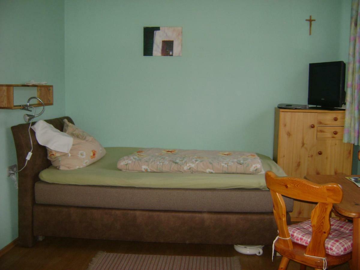 Hotel Weingut Zur Schlafmuetze à Herrnbaumgarten Extérieur photo